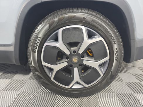 Used 2024 Rivian R1S Adventure AWD/4WD image 10