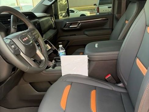 Used 2026 GMC Sierra 2500 AT4 w/ AT4 Premium Plus Package AWD/4WD image 4