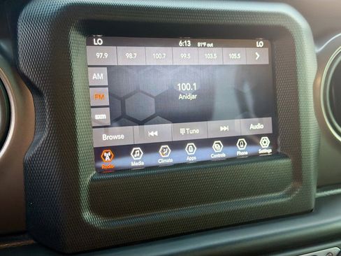 Used 2021 Jeep Gladiator Willys image 27