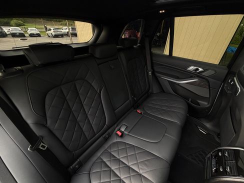 Used 2024 BMW X5 xDrive40i w/ M Sport Package image 26