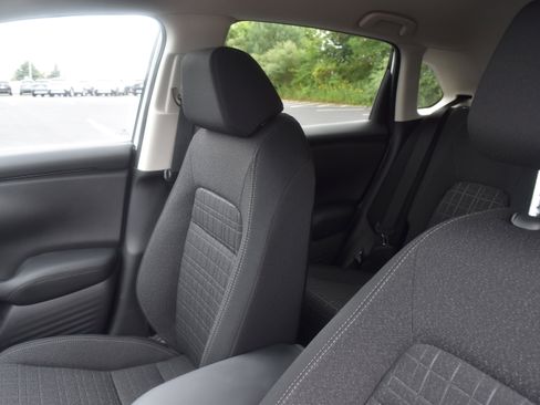 New 2026 Honda HR-V LX image 10