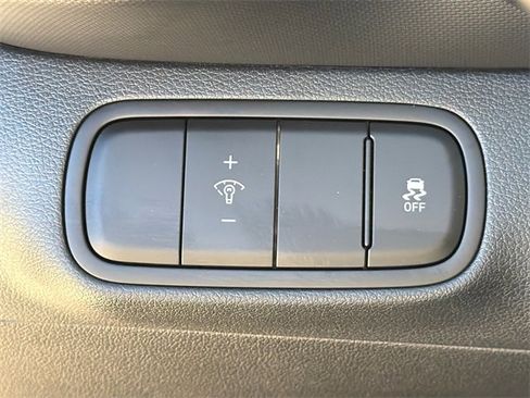 Certified 2025 Hyundai Venue Limited image 21