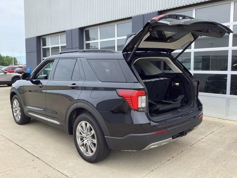 Used 2025 Ford Explorer Active w/ Active Comfort Package AWD/4WD image 13