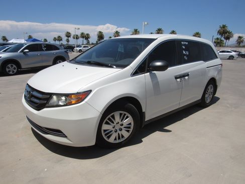 Used 2016 Honda Odyssey LX image 1