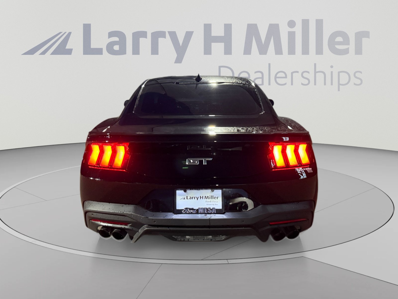 Used 2025 Ford Mustang GT RWD image 4