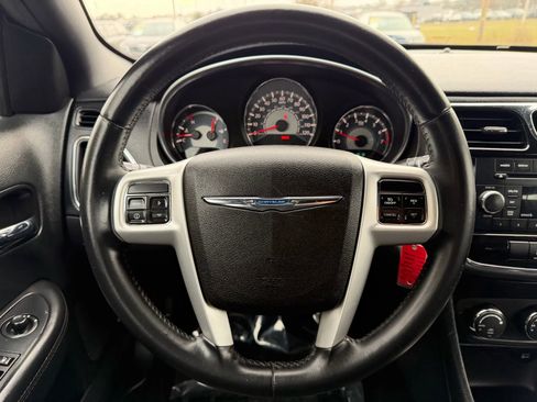 Used 2014 Chrysler 200 Touring image 17