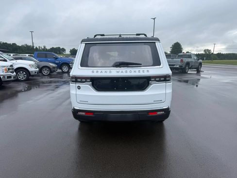 Used 2022 Jeep Grand Wagoneer Series III AWD/4WD image 5
