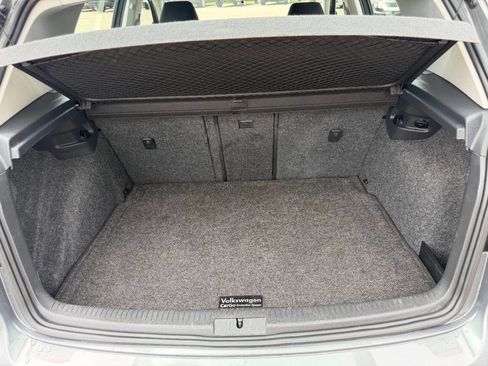 Used 2014 Volkswagen Golf 4-Door FWD image 12