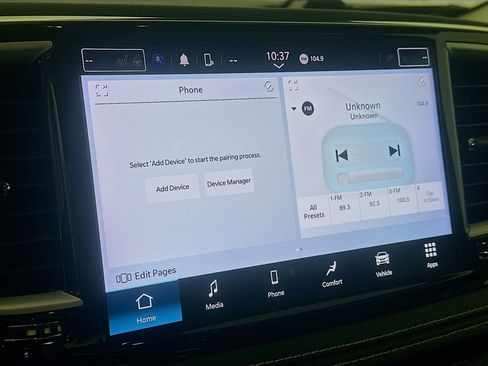 Used 2023 Chrysler Pacifica Touring-L image 21