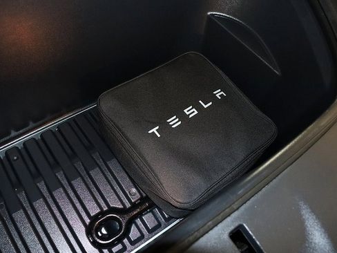 Used 2021 Tesla Model Y Long Range image 35