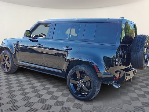 Used 2025 Land Rover Defender 110 V8 AWD/4WD image 6