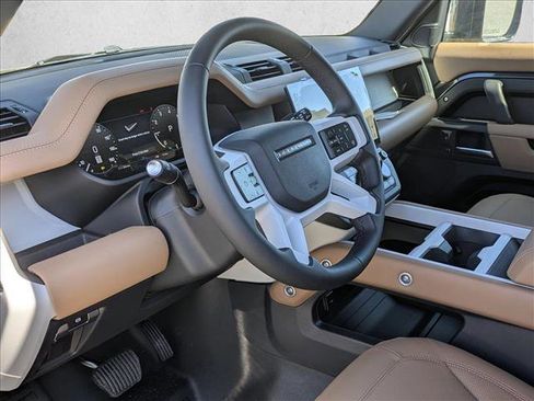 New 2026 Land Rover Defender 110 X-Dynamic SE image 3