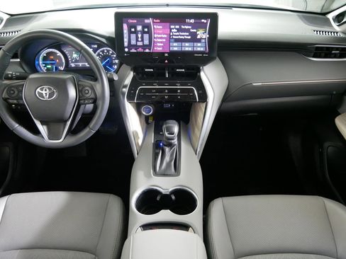 Used 2021 Toyota Venza XLE w/ Softex Package image 10