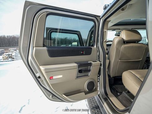 Used 2003 HUMMER H2 w/ Preferred Equipment Group image 45