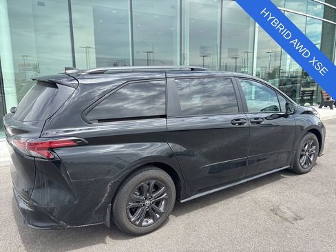 Used 2026 Toyota Sienna XSE AWD/4WD image 4
