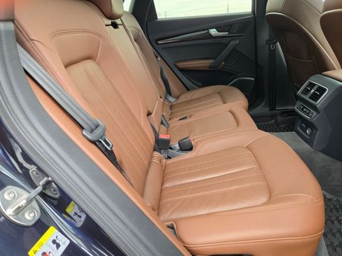 Used 2019 Audi Q5 2.0T Premium Plus w/ Premium Plus Package AWD/4WD image 12