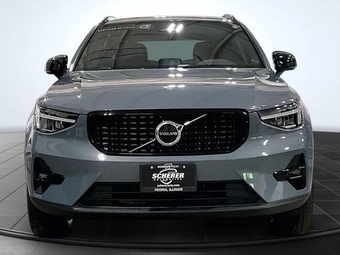 Certified 2023 Volvo XC40 B5 Plus w/ Climate Package AWD/4WD image 4
