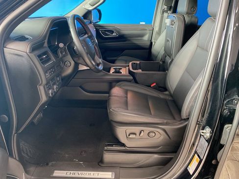 Used 2023 Chevrolet Suburban RST w/ Luxury Package image 8