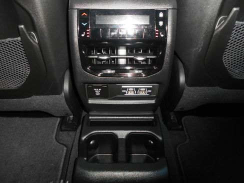 Used 2023 Jeep Grand Cherokee L Limited image 19