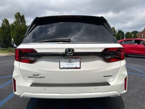 Certified 2026 Honda Odyssey Touring image 7