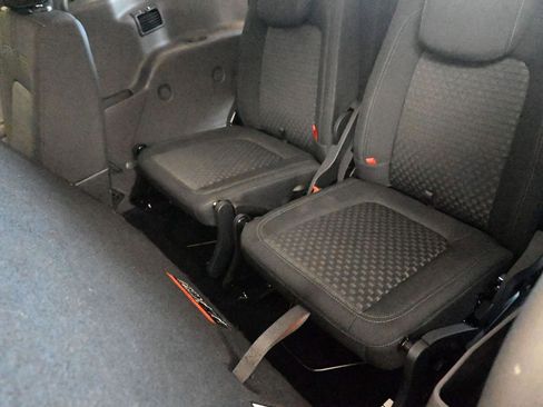 Used 2019 Ford Transit Connect XLT image 15