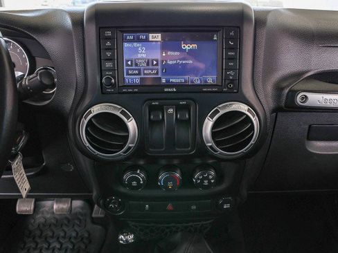 Used 2012 Jeep Wrangler Rubicon w/ PWR Convenience Group AWD/4WD image 15