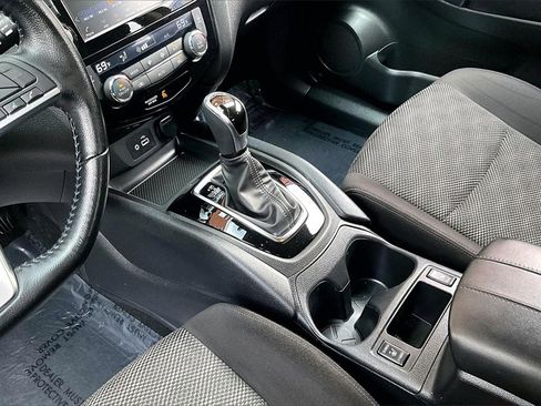 Certified 2022 Nissan Rogue Sport SV image 17