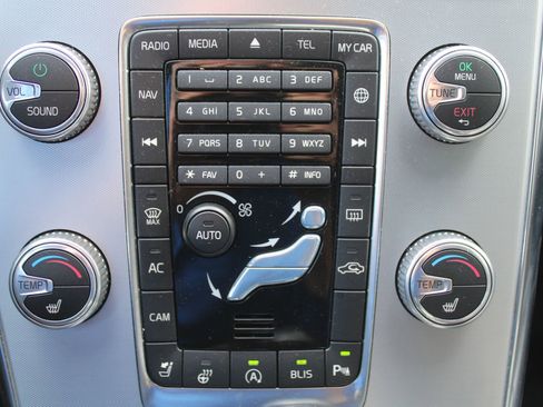 Used 2017 Volvo XC60 T6 Dynamic w/ Climate Package image 38