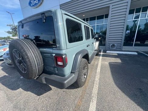 Used 2024 Jeep Wrangler Unlimited Sport AWD/4WD image 2