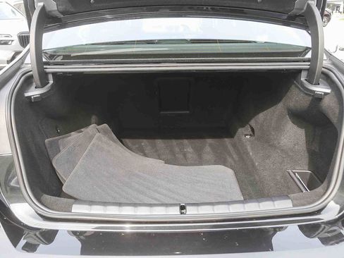 Used 2025 BMW 750e xDrive w/ Premium Package image 22