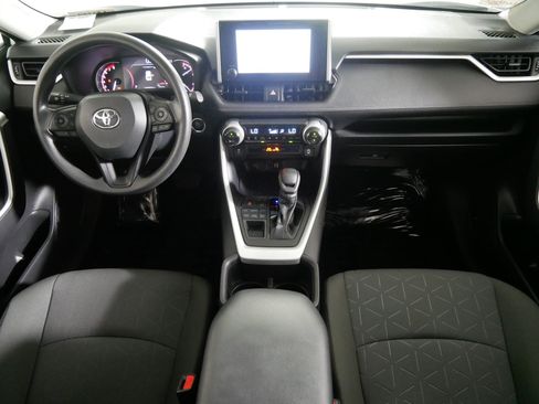 Used 2024 Toyota RAV4 XLE AWD/4WD image 10