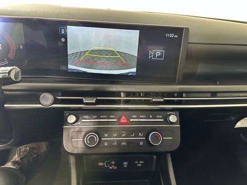 Certified 2025 Hyundai Tucson SE image 22