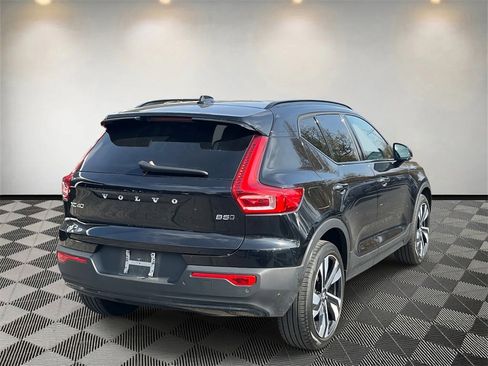 Used 2023 Volvo XC40 B5 Plus w/ Protection Package Premier image 3