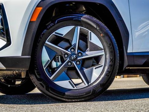 Certified 2025 Hyundai Tucson SEL AWD/4WD image 3