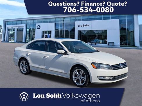 Used 2015 Volkswagen Passat 1.8T SE image 1