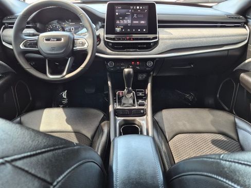 Used 2025 Jeep Compass Latitude AWD/4WD image 20