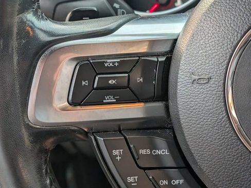 Used 2018 Ford Mustang Premium image 21