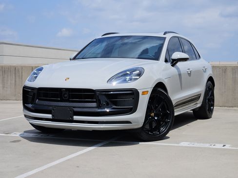 Certified 2026 Porsche Macan GTS image 1