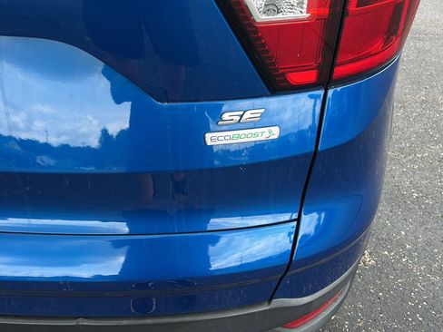 Used 2019 Ford Escape SE FWD image 5
