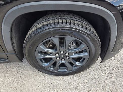 Used 2021 Chevrolet Traverse RS w/ LPO, 'HIT The Road' Package FWD image 18