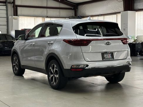 Used 2020 Kia Sportage LX image 4