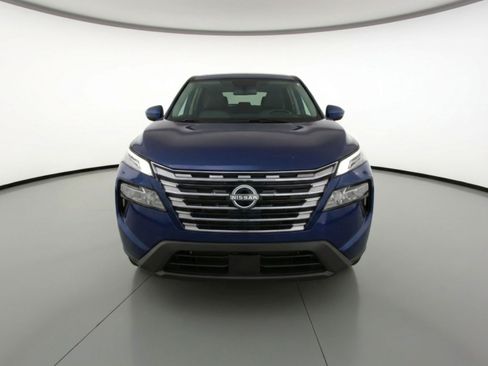Used 2025 Nissan Rogue SV FWD image 2