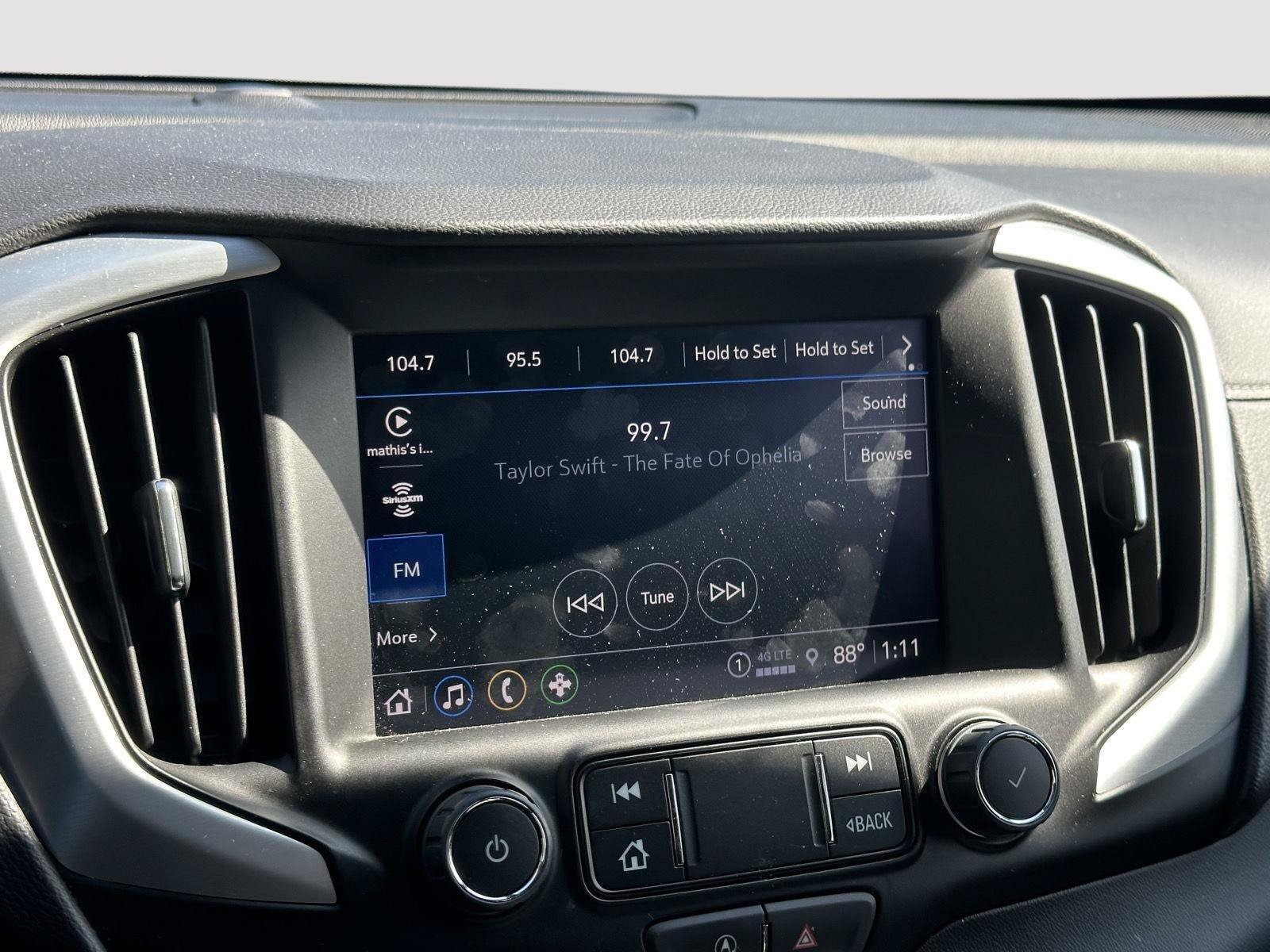 Used 2023 GMC Terrain SLT w/ Tech Package FWD image 12