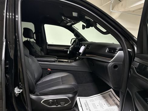 Used 2025 Jeep Wagoneer Series II image 22