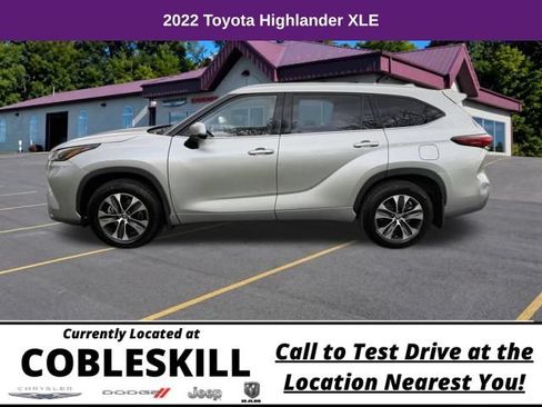 Used 2022 Toyota Highlander XLE AWD/4WD image 8