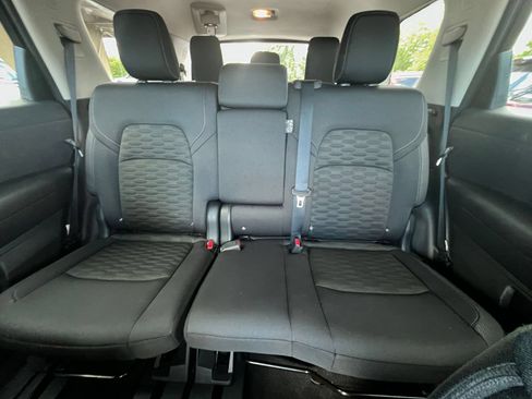 Used 2025 Nissan Pathfinder SV FWD image 41