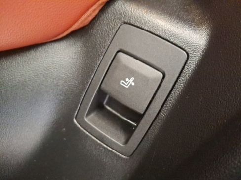 Used 2023 BMW X4 M40i w/ Premium Package image 65