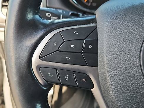 Used 2020 Jeep Grand Cherokee Limited image 20