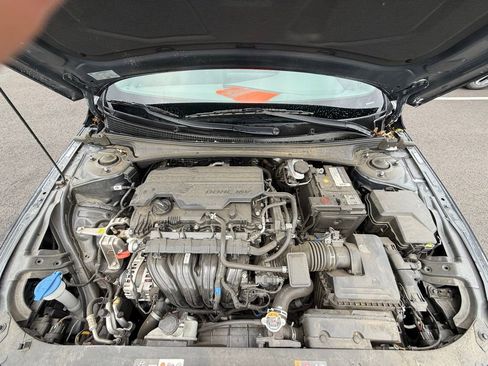 Used 2024 Hyundai Elantra SEL FWD image 31