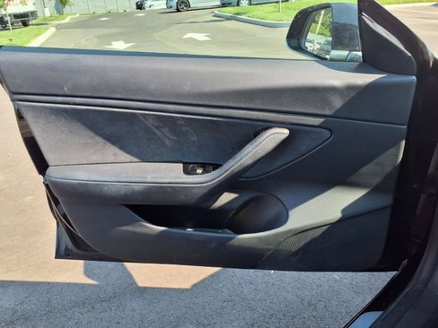 Used 2019 Tesla Model 3 AWD/4WD image 17